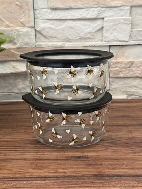 🆕 Set of 2 🐝 Bee Glass Storage Bowls with Black Lids!